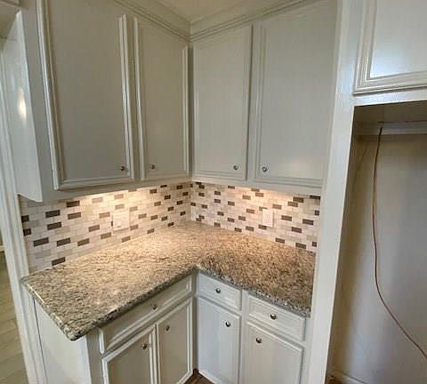 3rd image of 3806 Tidewater Dr