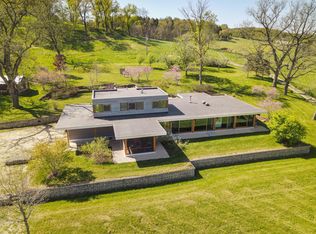 6511 Hillside School Rd, Spring Green, WI 53588