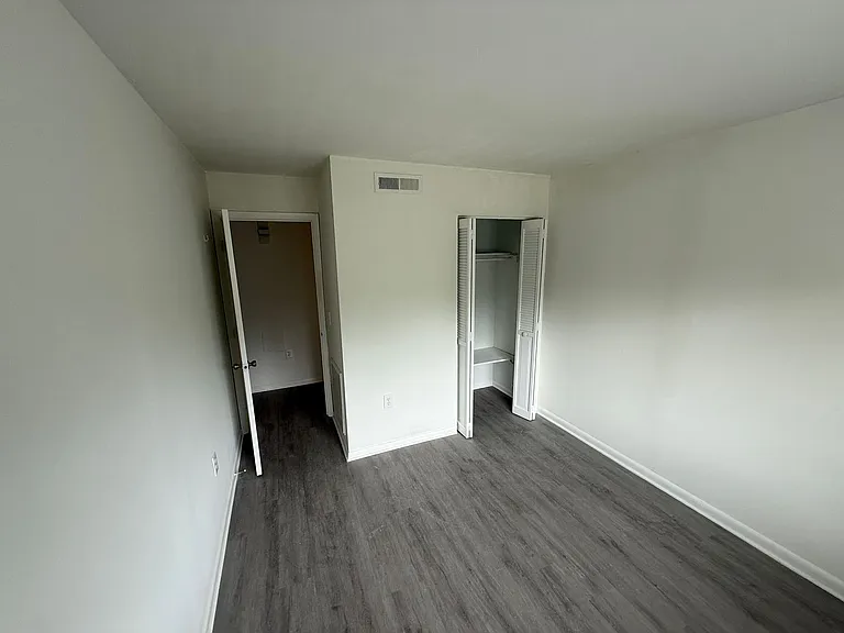 4822 Spring Lake Dr #D — Photo 10