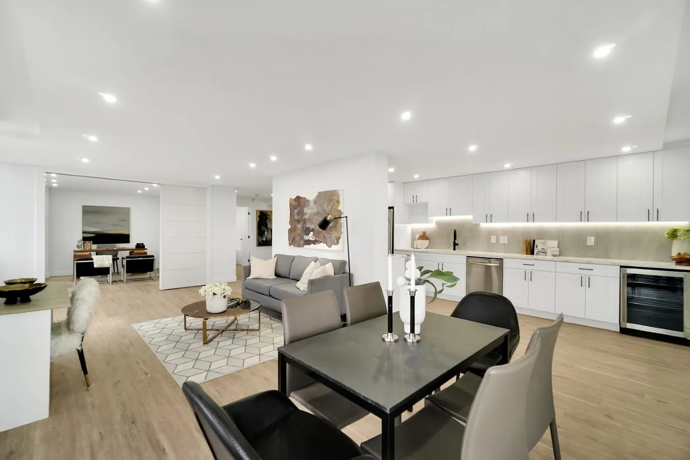 2 bed, 1.5 bath, 1200 sqft, $3,000 — Photo 1