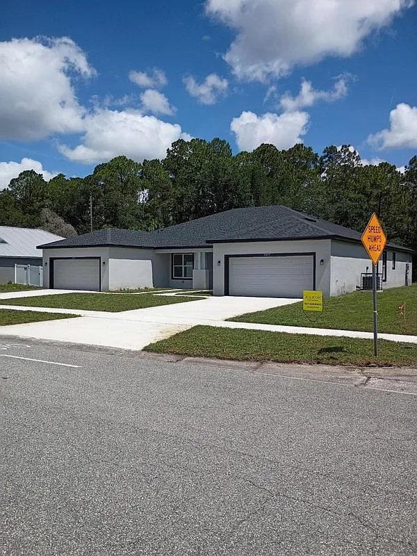 3 bed, 2.0 bath, 2298 sqft, $2,350 — Photo 4