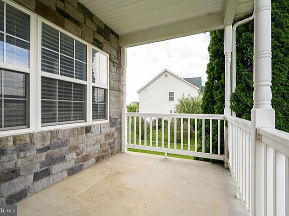 3rd image of 385 Thayers Gull Dr