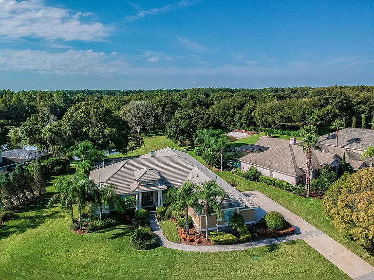 1107 Oxbridge Dr — Photo 14