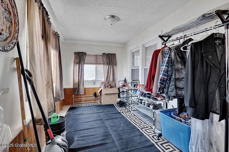 3rd image of 628 Cramer Avenue