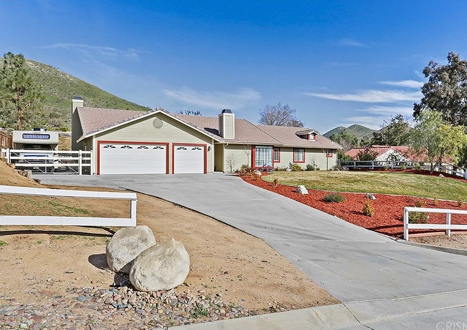 1st image of 2469 Vista Del Monte Dr