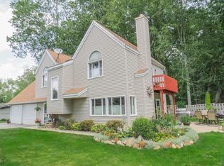 9840 Leach Ln, Dexter, MI 48130