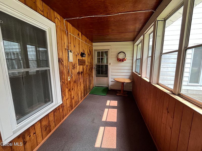 5th image of 77 Factoryville Road