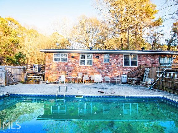 4th image of 1134 Lakeshore Dr