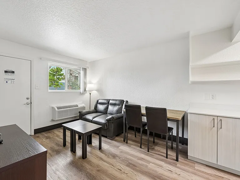 16410 North Fwy — Photo 45