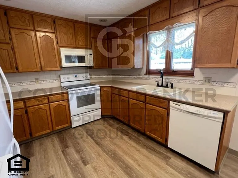 1202 Bel Aire Rd — Photo 10