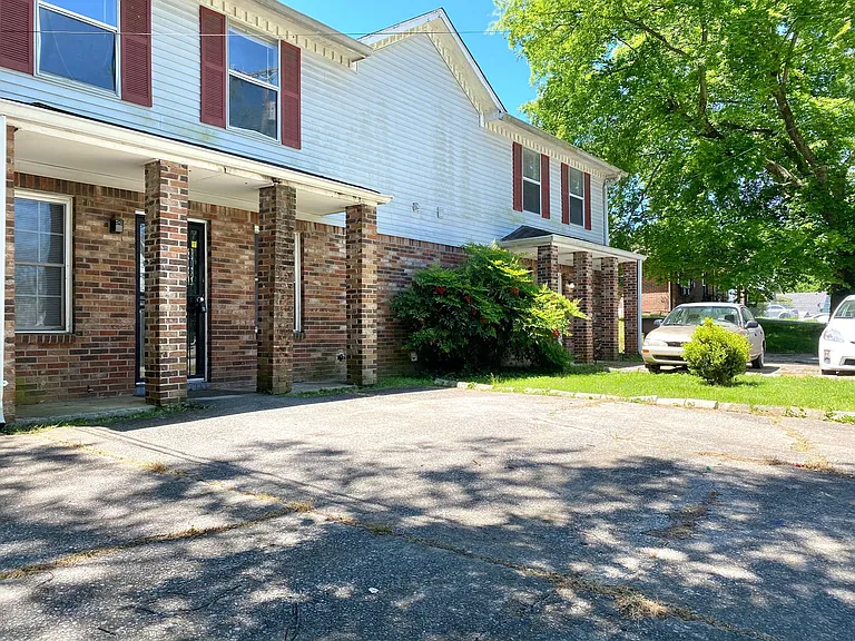 308 Prince Ave — Photo 14