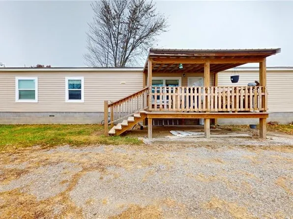 422 E Elm St, Moundville, MO 64771