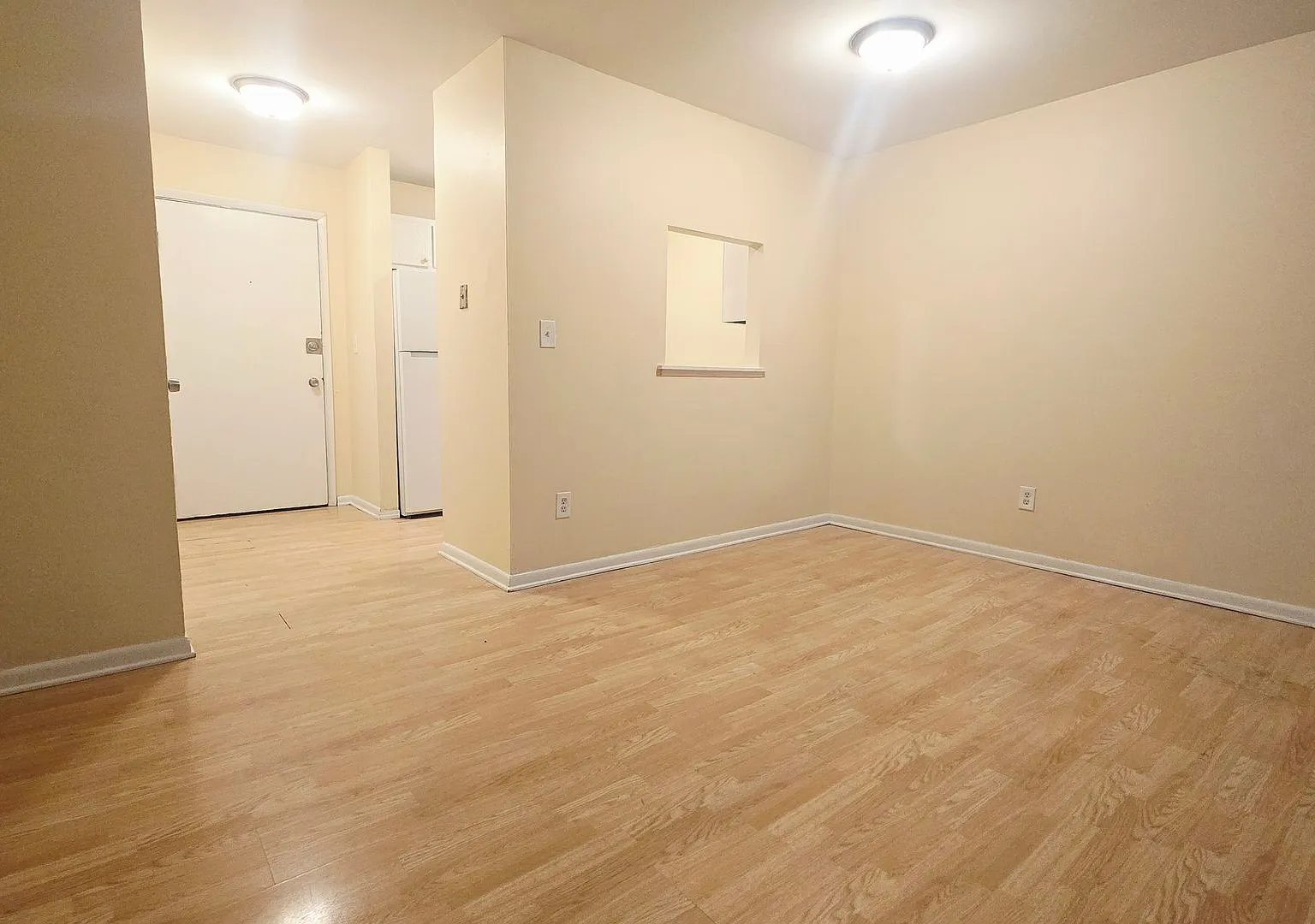 1116 Irving Ave — Photo 4