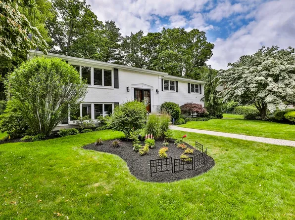 75 Valley Rd, Milton, MA 02186