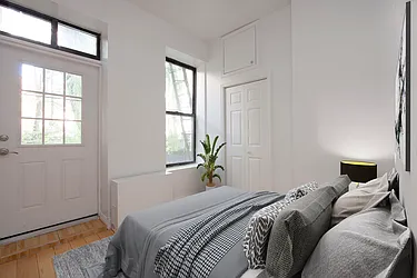 Rented by R New York