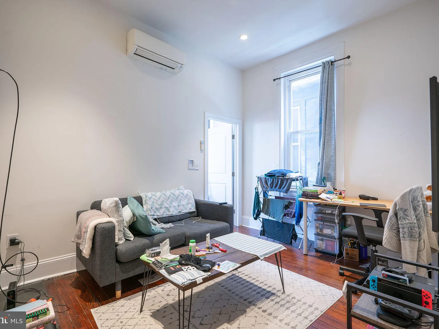 1 bed, 4243 sqft, $1,850 — Photo 3