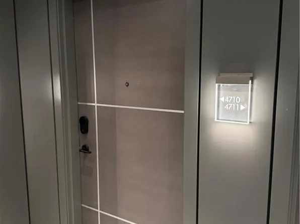 100 Dalhousie St #4710, Toronto, ON M5B 0C7