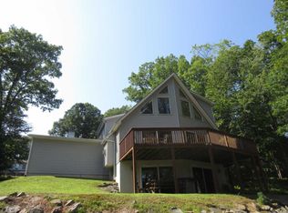 127 Lake Dr, Dingmans Ferry, PA