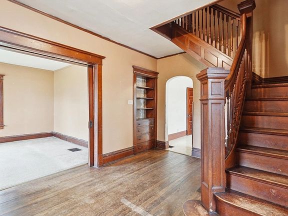 5th image of 1500 E Delavan Dr APT 1