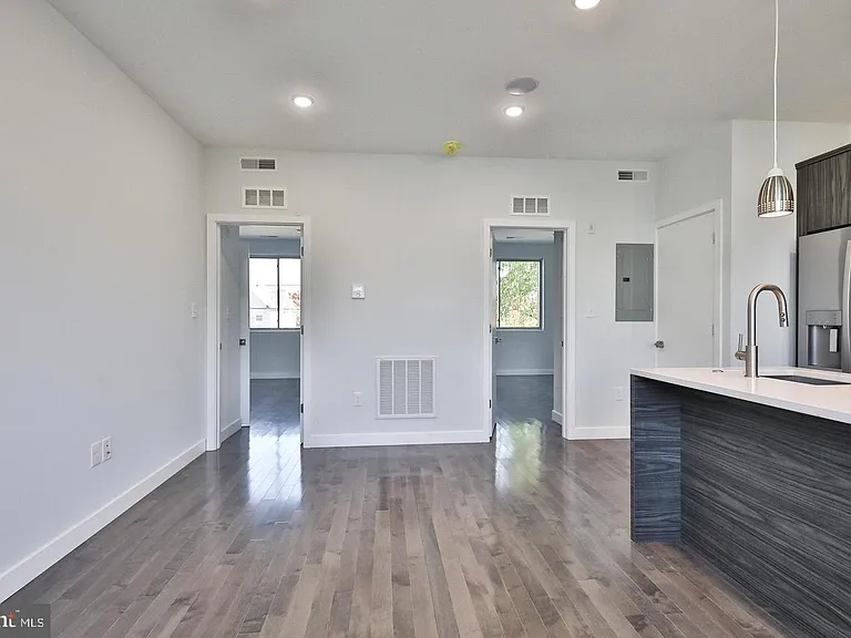 1939 N Darien St #2 — Photo 7