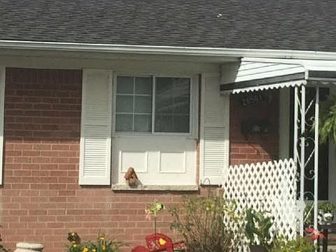 3rd image of 26561 Roberta St