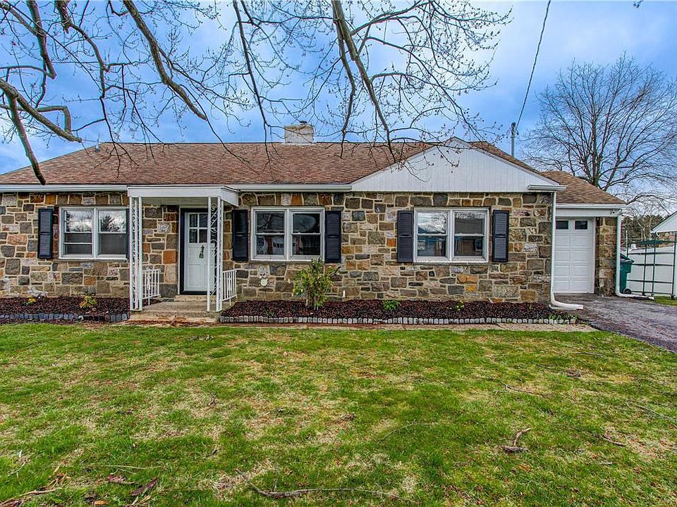 1st image of 808 Hickory Ln