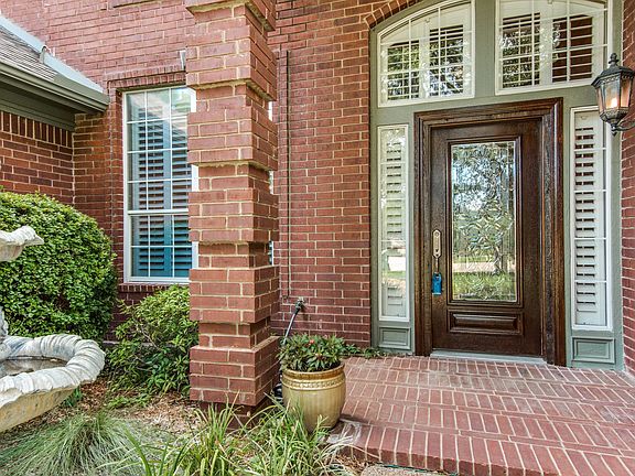 4th image of 3221 Hawthorne Ct