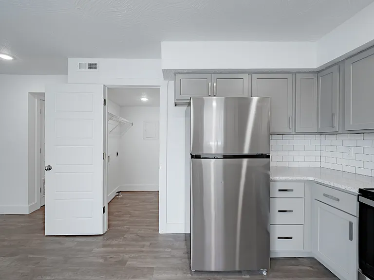 Montclair Point Condominiums — Photo 4