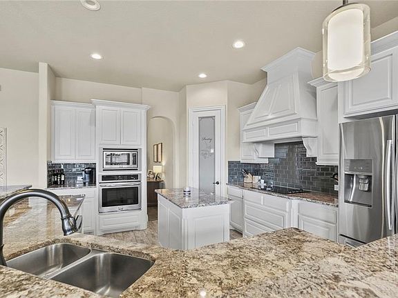 5th image of 7050 Cherry Ct