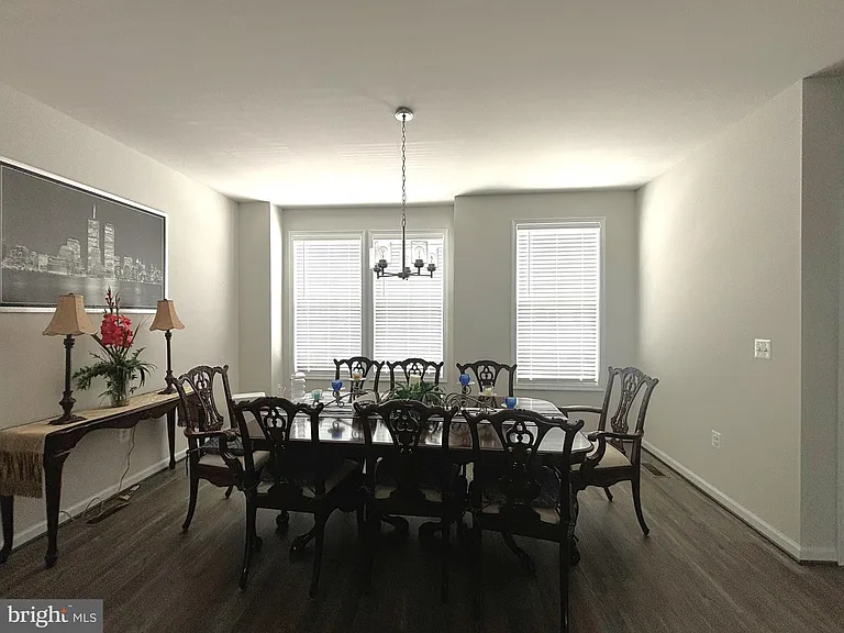 4105 Bolton Ct — Photo 9
