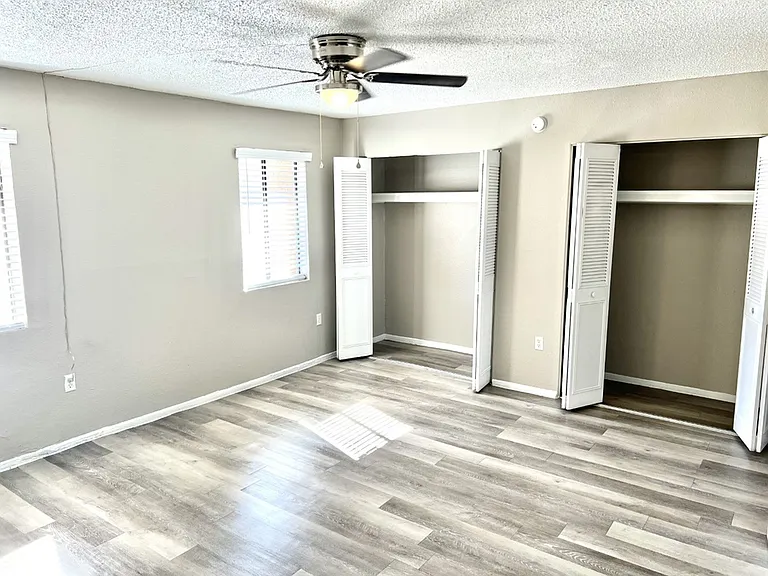 La Estancia Apartments — Photo 43