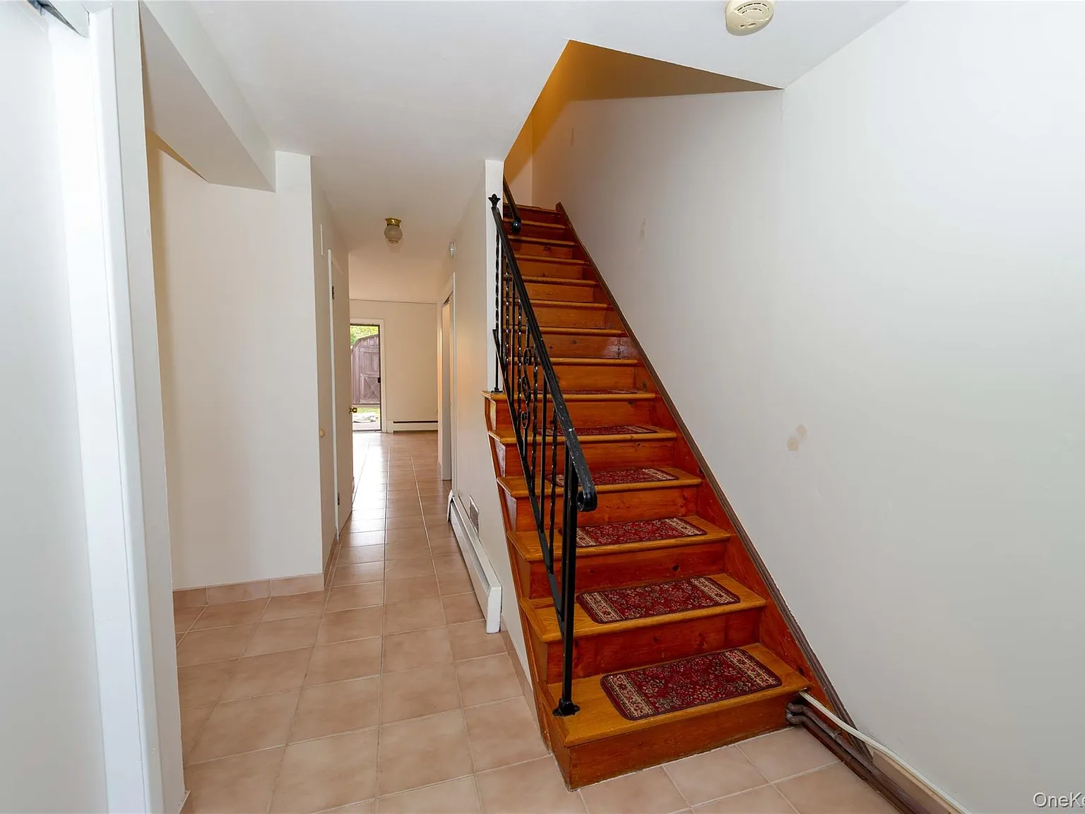 3 bed, 1.5 bath, 1280 sqft, $2,800 — Photo 2