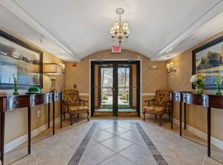 7065 Heritage Hunt Dr APT 212, Gainesville, VA 20155