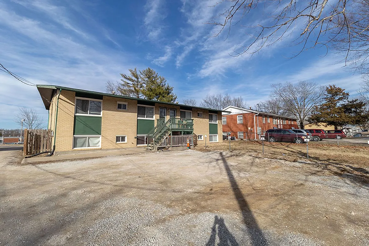 Building Photo - 2812 Leeway Dr #1