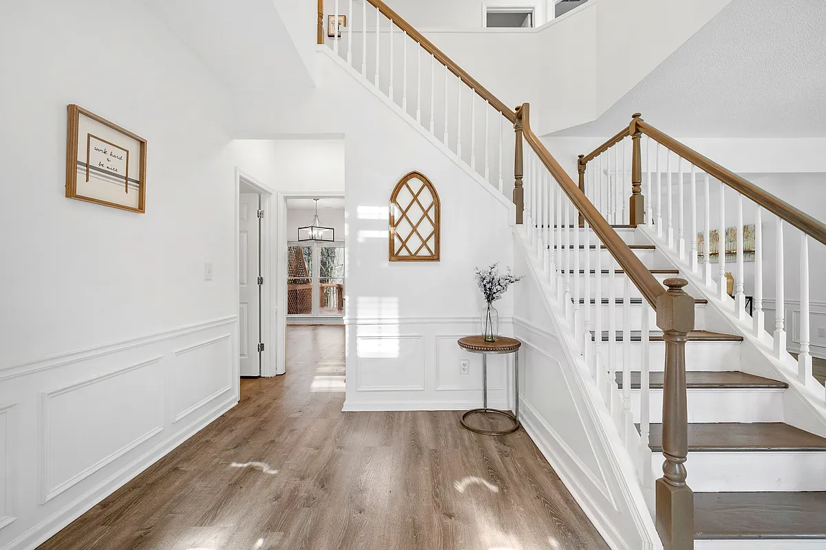 Entrance - 10895 Glenbarr Dr