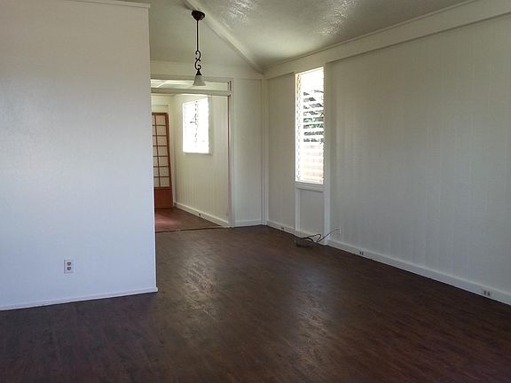 living room, high ceiling