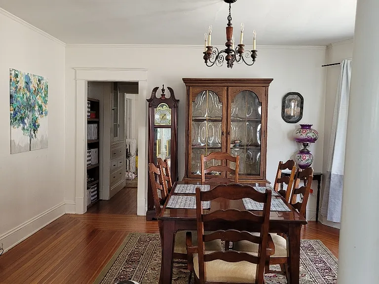823 Hampton Ave #1 — Photo 3