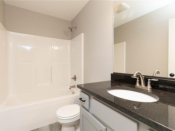 3rd image of 212 NE Madison Ave