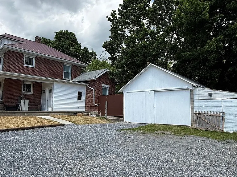 1335 Edenville Rd — Photo 3