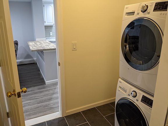 4th image of 200 Pauline St #2