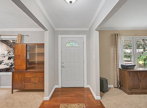5th image of 326 Clayton Oaks Dr