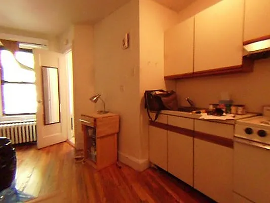 Rented by City Connections Realty | media 28