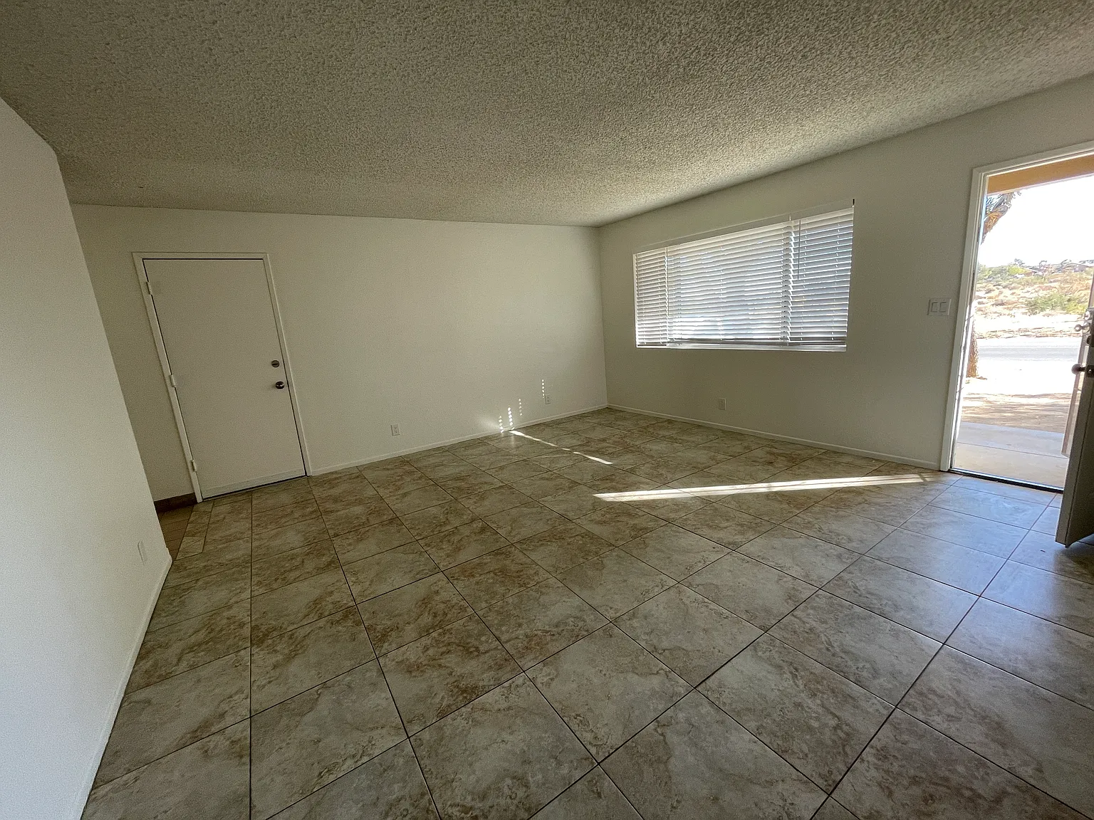 2 bed, 1260 sqft, $1,500 — Photo 4