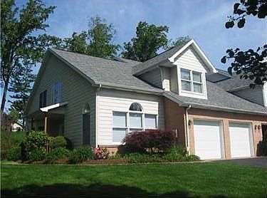 1st image of 32 Lakeridge Dr
