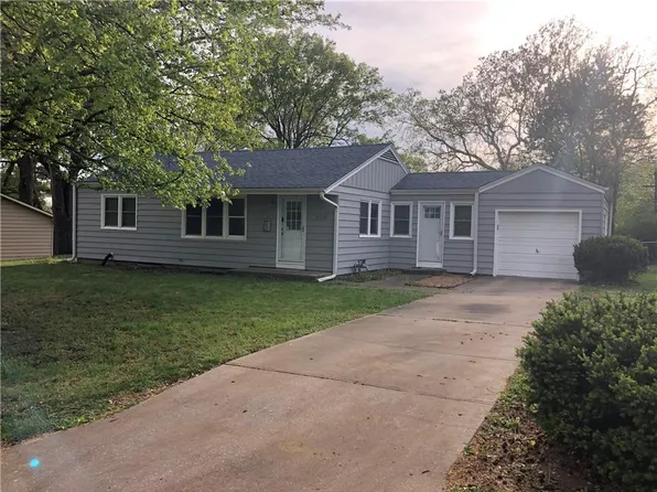 404 S Stella St, Harrisonville, MO 64701