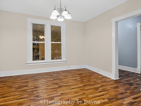 5th image of 880 S 5th Ave