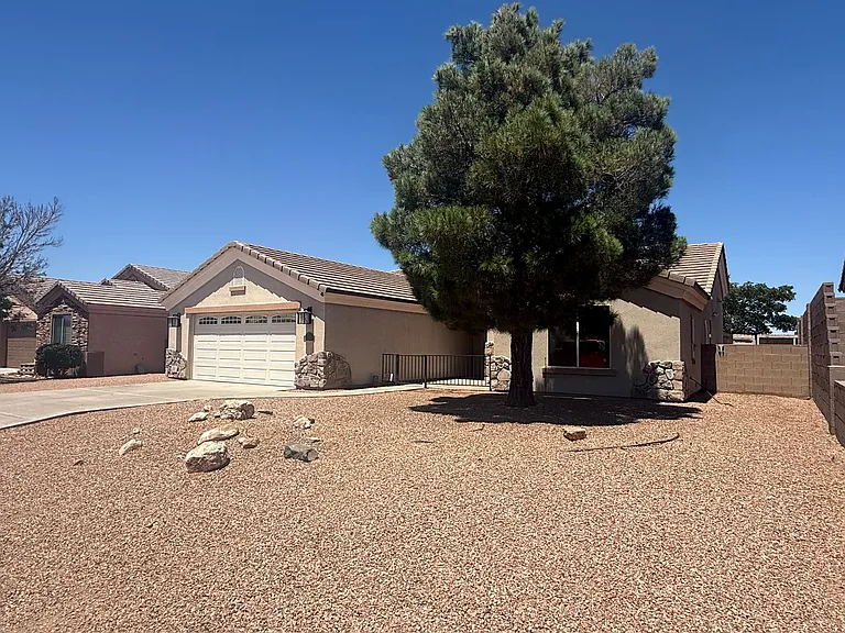 3374 Roma Rd — Photo 2