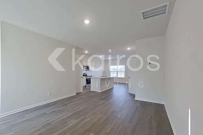 2185 Banyon Cir — Photo 4
