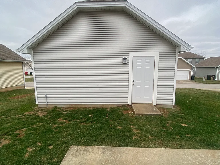 2 Car Detached Garage