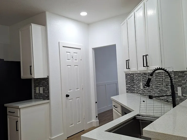 8311 Caraway Lake Cir — Photo 16